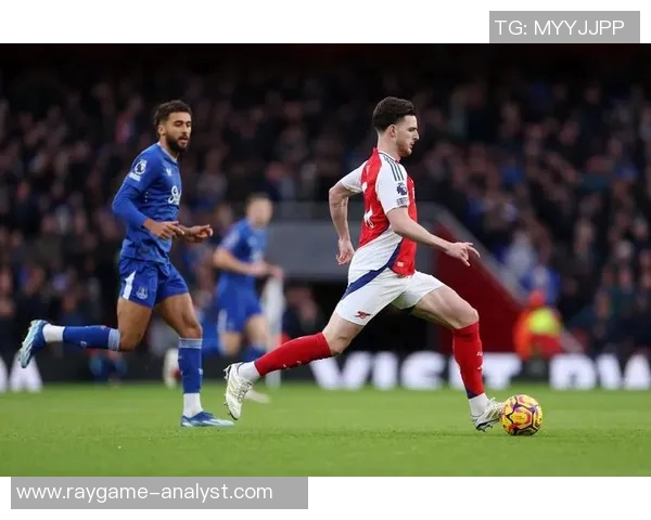 足总杯精彩对决那不勒斯与巴黎圣日耳曼战平争议判罚引发全场热议